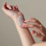 Dr. Ceuracle Vegan Aquarizing Hand Cream 50ml - Зволожувальний крем для рук - фото №3 Dr. Ceuracle Vegan Aquarizing Hand Cream 50ml - Зволожувальний крем для рук - фото №3