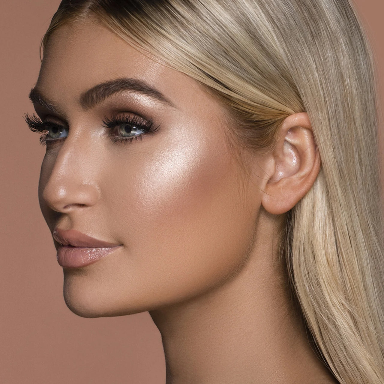 Youngblood Liquid Mineral Foundation Capri 30ml - Тональна основа - фото №1 Youngblood Liquid Mineral Foundation Capri 30ml - Тональна основа - фото №1