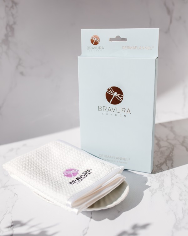 Bravura London Dermaflannel Exfoliator for Face & Body - Фланель для очищення та розгладження шкіри обличчя та тіла 