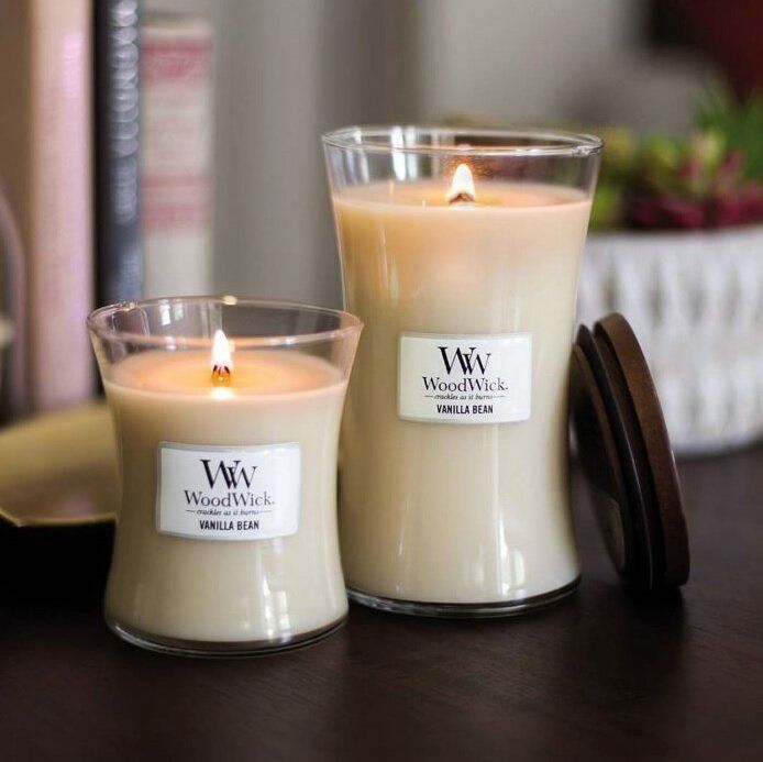 Ароматична свічка з ароматом чистої ванілі Woodwick Medium Vanilla Bean 275 г - фото №1 Ароматична свічка з ароматом чистої ванілі Woodwick Medium Vanilla Bean 275 г - фото №1