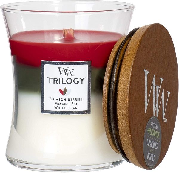 Ароматична свічка з тришаровим ароматом Woodwick Medium Trilogy Winter Garland 275 г - фото №1 Ароматична свічка з тришаровим ароматом Woodwick Medium Trilogy Winter Garland 275 г - фото №1