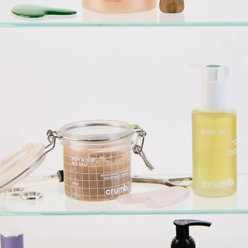 CRUMB. Vetiver & Bergamot Body Scrub 200ml - Сольовий скраб для тіла з AHA-кислотами "Vetiver & Bergamot" - фото №3 CRUMB. Vetiver & Bergamot Body Scrub 200ml - Сольовий скраб для тіла з AHA-кислотами "Vetiver & Bergamot" - фото №3