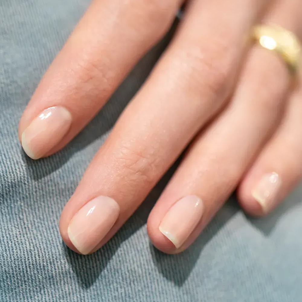 MANUCURIST Green™ Beige 15ml - Лак для нігтів з нюдовим відтінком - фото №2