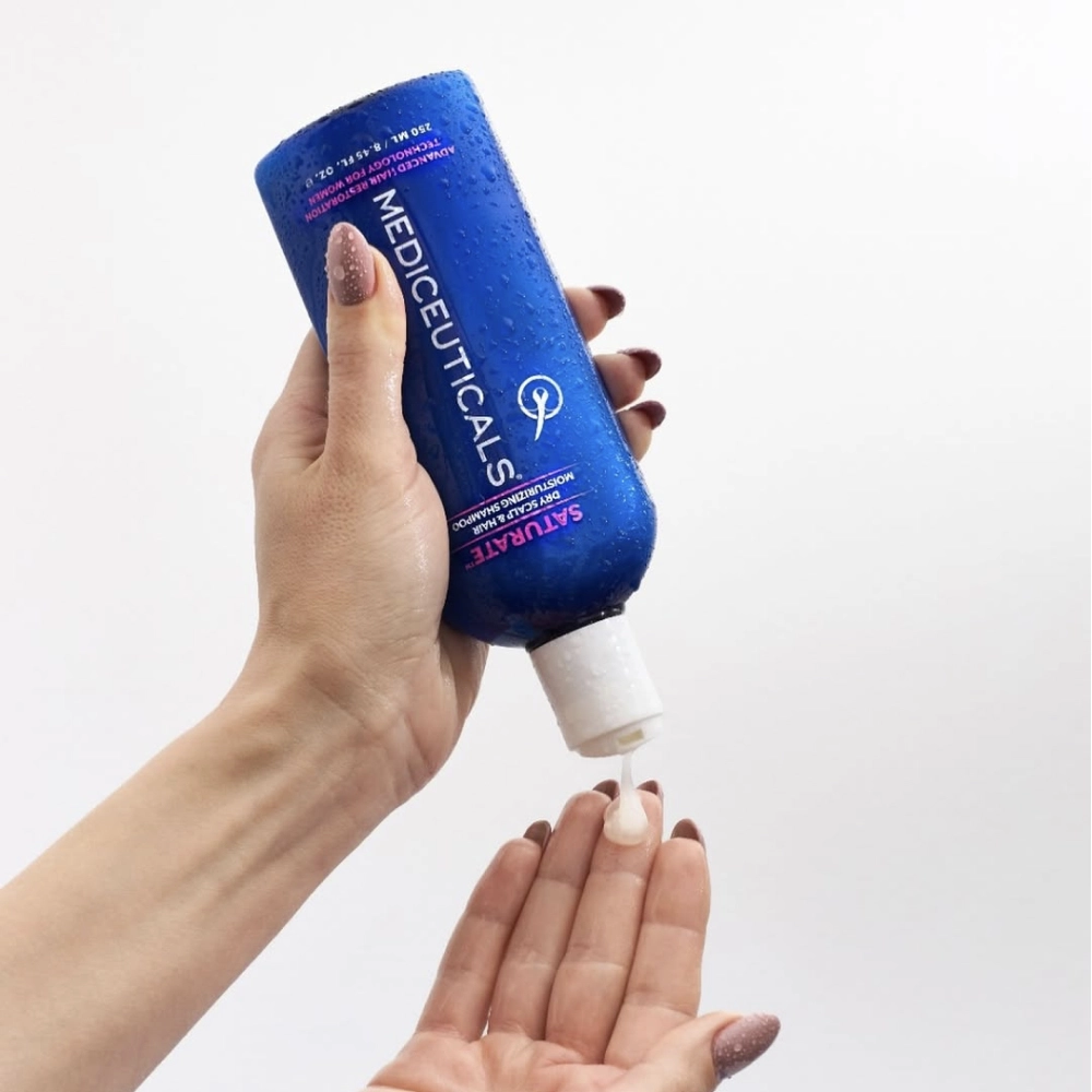 MEDICEUTICALS Saturate™ 250ml - Шампунь для жінок проти випадіння волосся (для схильної до сухості шкіри голови) - фото №1 MEDICEUTICALS Saturate™ 250ml - Шампунь для жінок проти випадіння волосся (для схильної до сухості шкіри голови) - фото №1