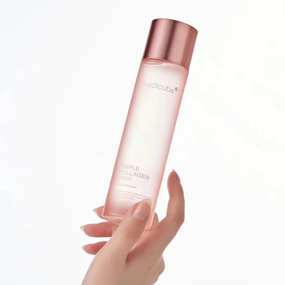 MEDICUBE Triple Collagen Toner 140ml - Зволожувальний тонер з колагеном та гіалуроновою кислотою - фото №1 MEDICUBE Triple Collagen Toner 140ml - Зволожувальний тонер з колагеном та гіалуроновою кислотою - фото №1