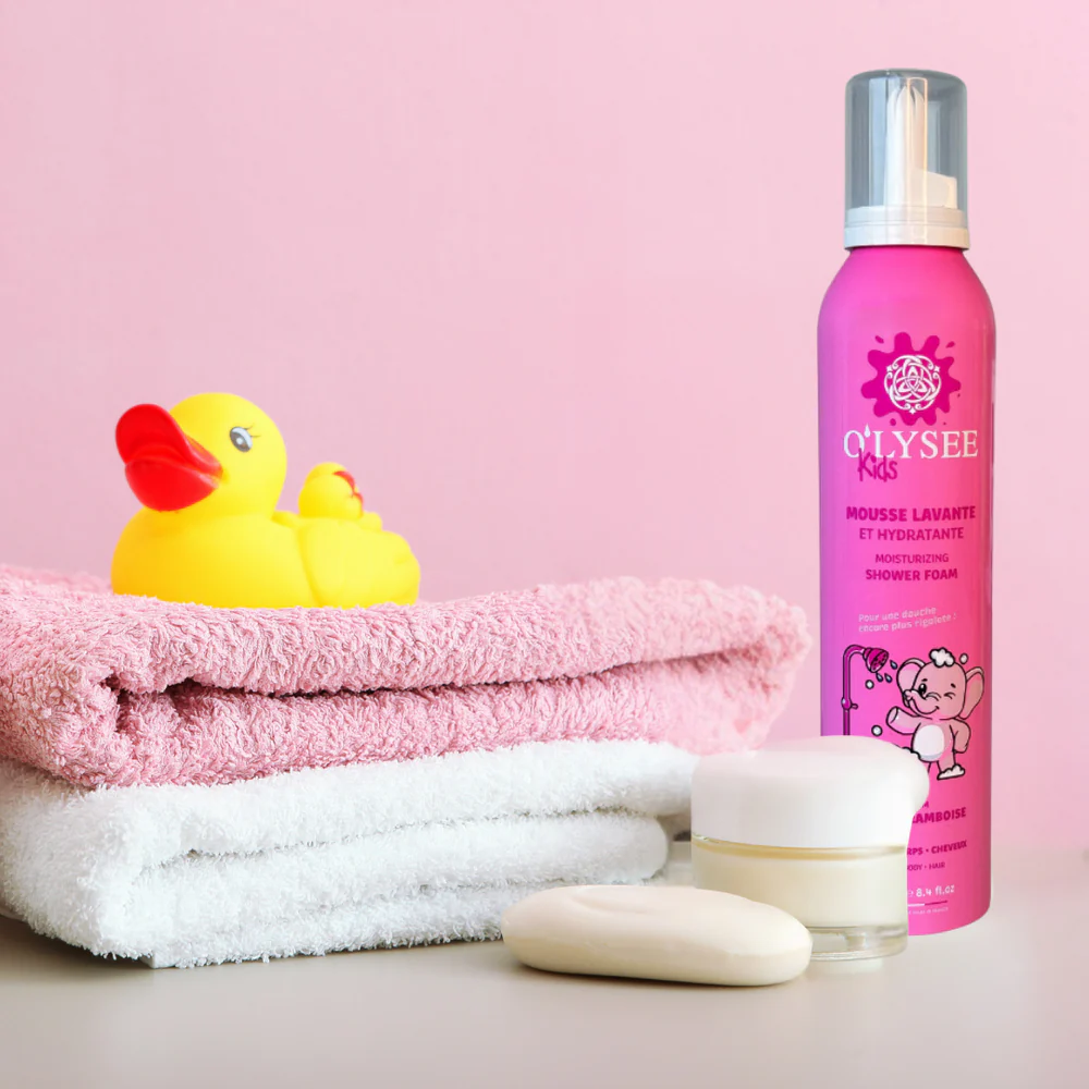 O'LYSEE Kids Moisturizing Shower Foam 3 в 1 "Strawberry & Raspberry" 250ml - Дитяча крем-пінка для купання 3 в 1 з ароматом полуниці та малини - фото №3 O'LYSEE Kids Moisturizing Shower Foam 3 в 1 "Strawberry & Raspberry" 250ml - Дитяча крем-пінка для купання 3 в 1 з ароматом полуниці та малини - фото №3