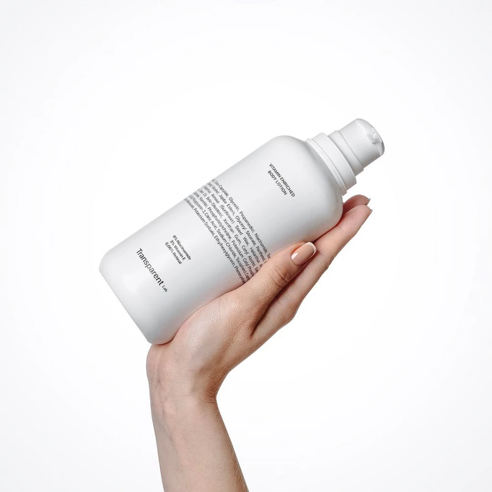 Transparent Lab Vitamin Enriched Body Lotion 400ml - Збагачений вітамінами лосьйон для тіла - фото №3 Transparent Lab Vitamin Enriched Body Lotion 400ml - Збагачений вітамінами лосьйон для тіла - фото №3